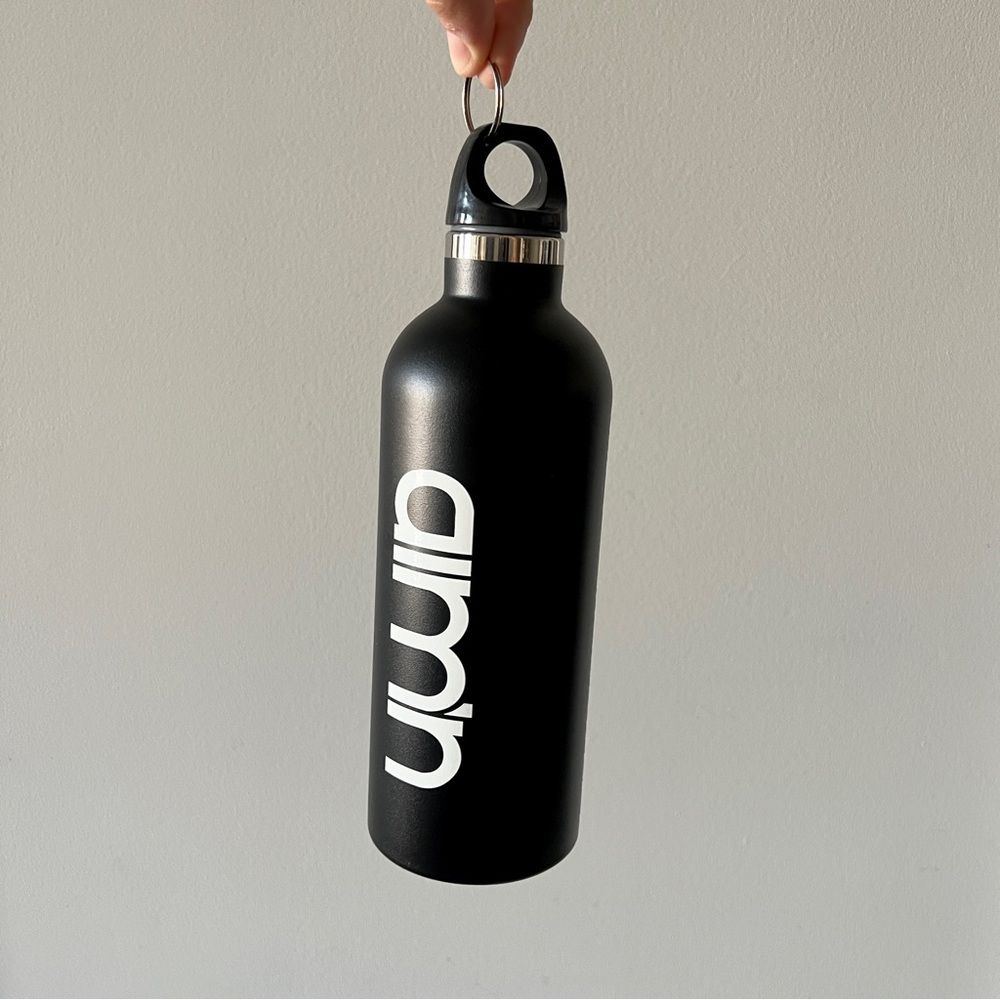 AIM’N Scandinavian stylish black white refillable water bottle